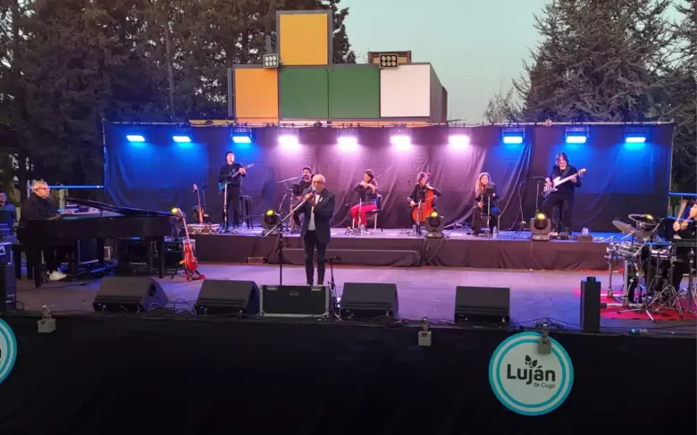 Festejo del 25 de Mayo en el Parque Cívico de Luján