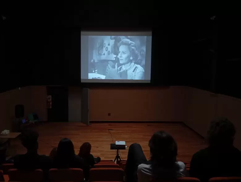 Ciclo de cine "Fuera de campo"