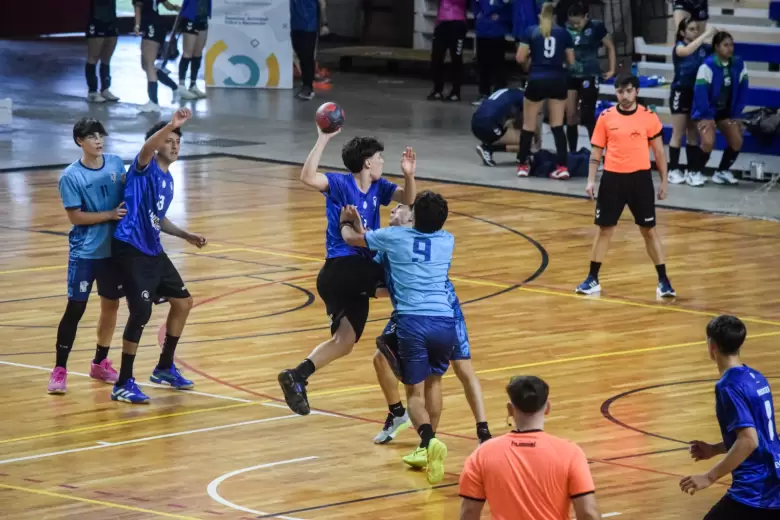 HANDBALL