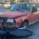 Grave accidente en Godoy Cruz: una motociclista fue hospitalizada tras chocar con un auto