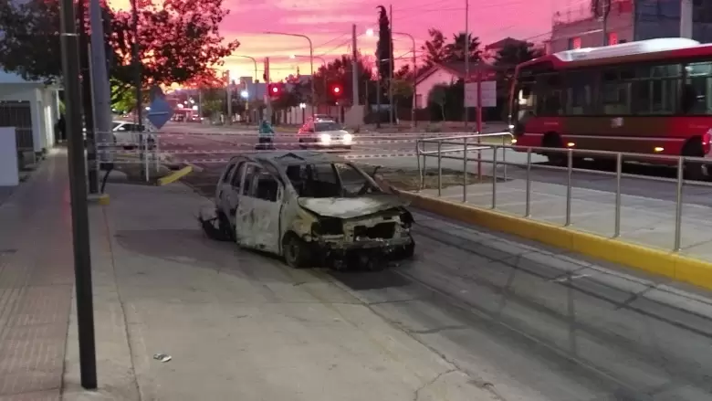 auto incendiado