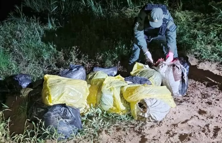 Operativo en la orilla del Paran�