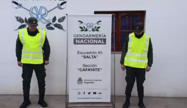 Gendarmer�a detuvo a dos personas con 54 kilos de coca�na ocultos dentro de un auto en Salta