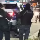 Arrojó cocaína al suelo al ver a la Policía y fue detenido en Comodoro Rivadavia