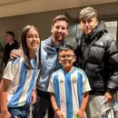 El tierno gesto de Lionel Messi con los hijos de Arturo Vidal en la previa del Argentina-Chile
