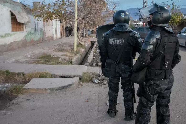 Megaoperativo en Las Heras