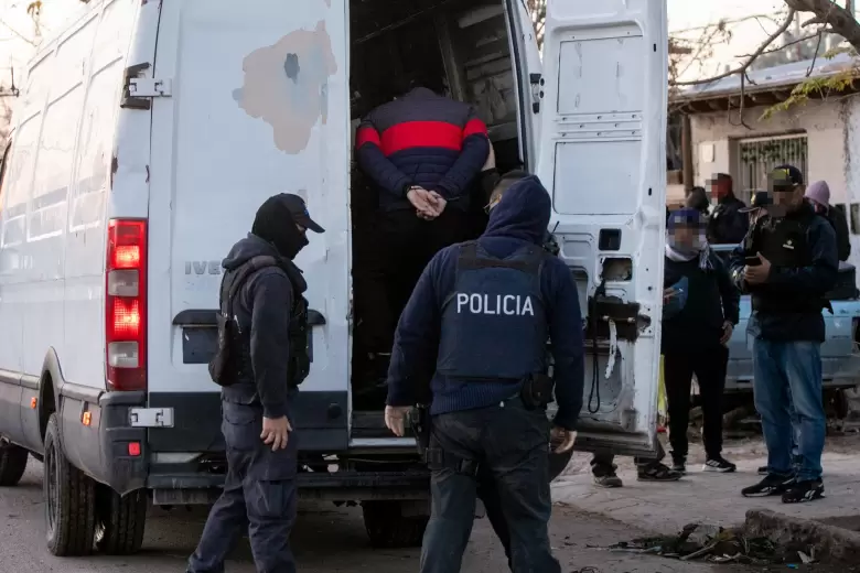 Megaoperativo en Las Heras