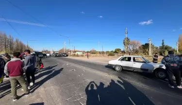 Un ciudadano chileno choc� una moto en Maip�: dos mujeres est�n graves