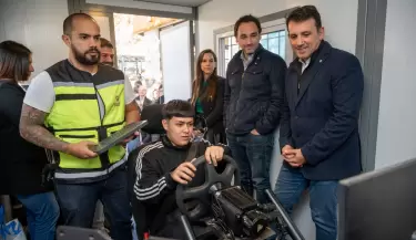 Estudiantes reflexionan sobre seguridad vial con actividades del Gobierno provincial en escuelas secundarias mendocinas
