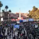 Doble protesta en la Plaza de Mayo: el reclamo salarial del Garrahan y el repudio por Cristina