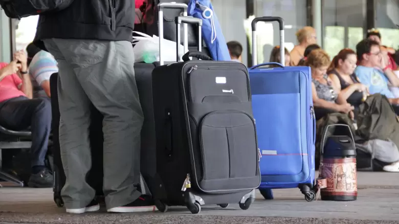 viaje aeropuerto valija