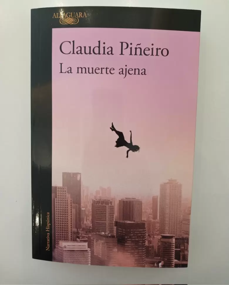 la muerte ajena claudia