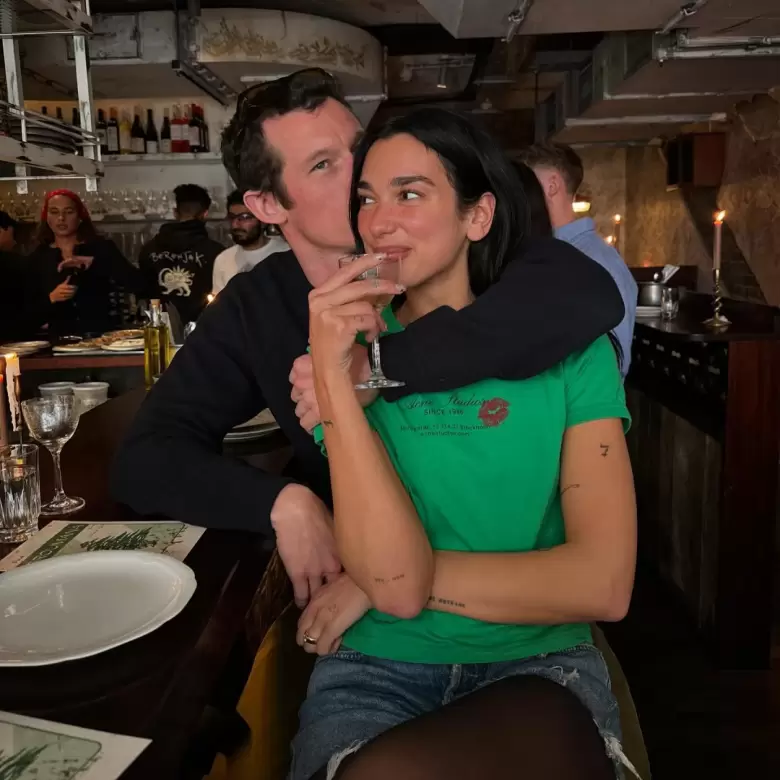 dua lipa y callum turner