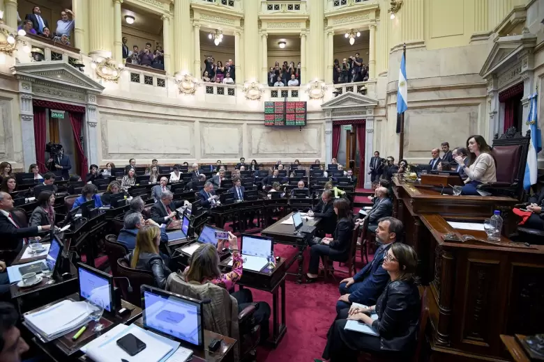 senadores