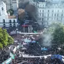 Cristina moviliz� a una multitud en la Plaza de Mayo y repiti� un fuerte mensaje: "Vamos a volver"