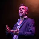Juan Barraza presenta Deslices y Desmanes en Mendoza: humor filoso y sin filtro