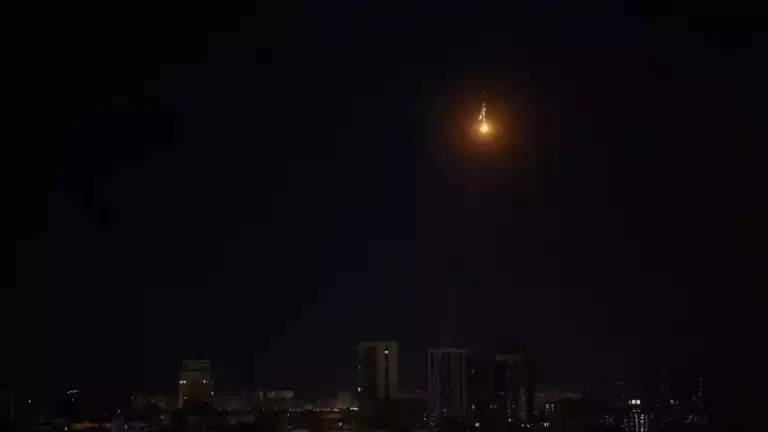 Iran ataca base de USA en Qatar