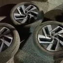 Cayó una banda que robaba ruedas en Guaymallén: recuperaron un vehículo