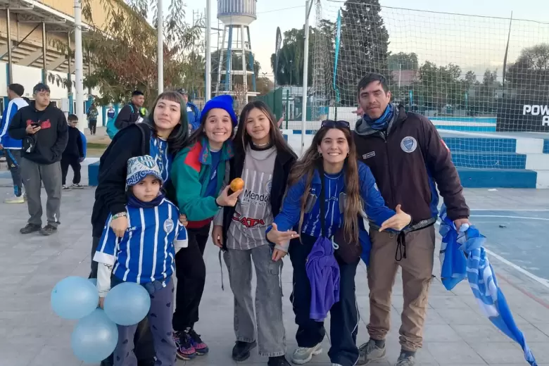 hinchas godoy cruz