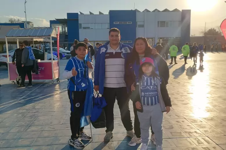 hinchas godoy cruz