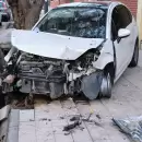 Impact� contra una casa en la Quinta Secci�n a bordo de un auto robado y huy�