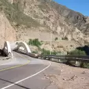 (Video) Cayeron rocas sobre la ruta en Cacheuta y pidieron extrema precauci�n para circular