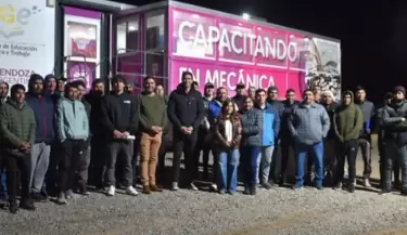 Tunuy�n inaugur� un Aula Taller M�vil para formaci�n en mec�nica automotor