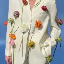 Las flores est�n de vuelta (y no como las conoc�as): la tendencia que conquista pasarelas y campa�as