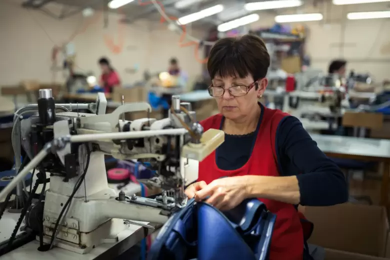 trabajadora trabajo empleo textil