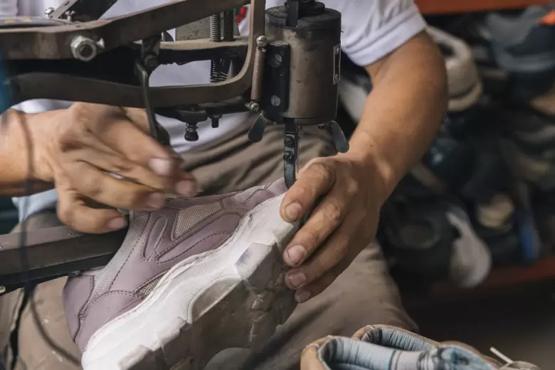 INDUSTRIA DEL CALZADO ZAPATILLAS