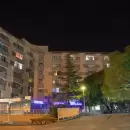 Manejaba borracho, choc� contra un poste y termin� con grave fractura en la columna