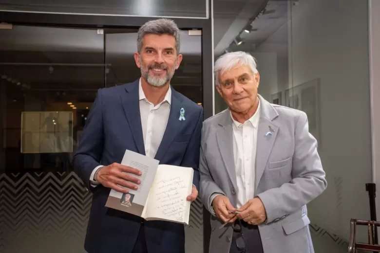 Presentaci�n del libro �San Mart�n, vecino de Mendoza, ciudadano del mundo� de Gustavo Capone