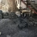 (Video) Un conocido comercio de bater�as de Maip� qued� devastado por el fuego