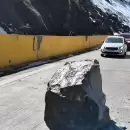(Video) Impactante ca�da de enormes rocas sobre veh�culos que circulaban hacia Chile