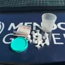 Operativos en Godoy Cruz y Guaymallén dejaron detenidos, armas secuestradas y droga incautada