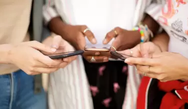 celulares redes sociales