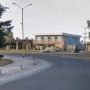 Un adolescente baj� del micro en Luj�n de Cuyo, lo atropell� un auto y qued� internado