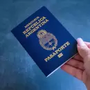 Piden devolver pasaportes por fallas en su fabricaci�n: cu�les son las series afectadas