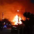 (Videos) Un voraz incendio destruy� dos casas y consumi� veh�culos en Las Heras