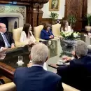 Milei convocó una urgente mesa política de LLA y otra para dialogar con los gobernadores