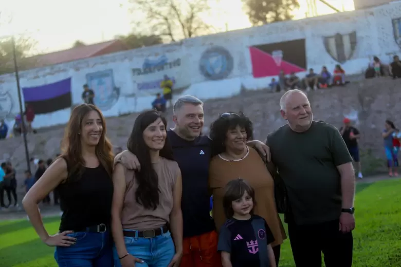 inauguraci�n cancha en Godoy Cruz