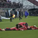 Con dos jugadores menos, Deportivo Maipú resistió y venció a Arsenal de Sarandí