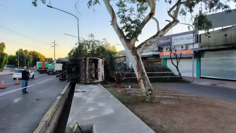 choque en la Costanera-cami�n recolector
