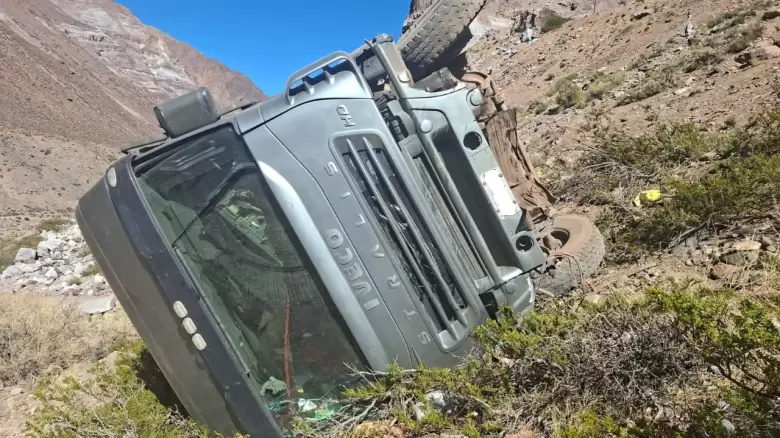 camión desbarrancó en Polvaredas