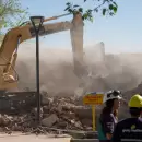 As� demolieron una casa que serv�a de b�nker para delincuentes en Guaymall�n