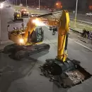 La rotura de una conexi�n cloacal cort� media calzada del Acceso Sur: hay desv�os de tr�nsito