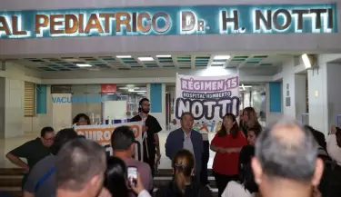 Emir F�lix: "En Mendoza quieren hacer con el hospital Notti lo que hicieron con el Garrahan"