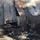 Un violento incendio destruyó una casa y dejó a un hombre con serias quemaduras