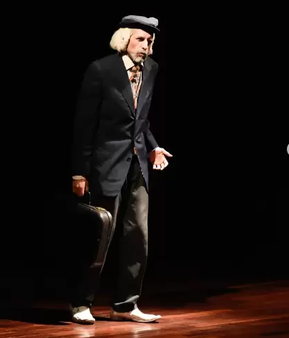 daniel encinas de profesi�n contador