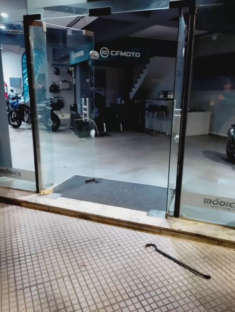Motos
